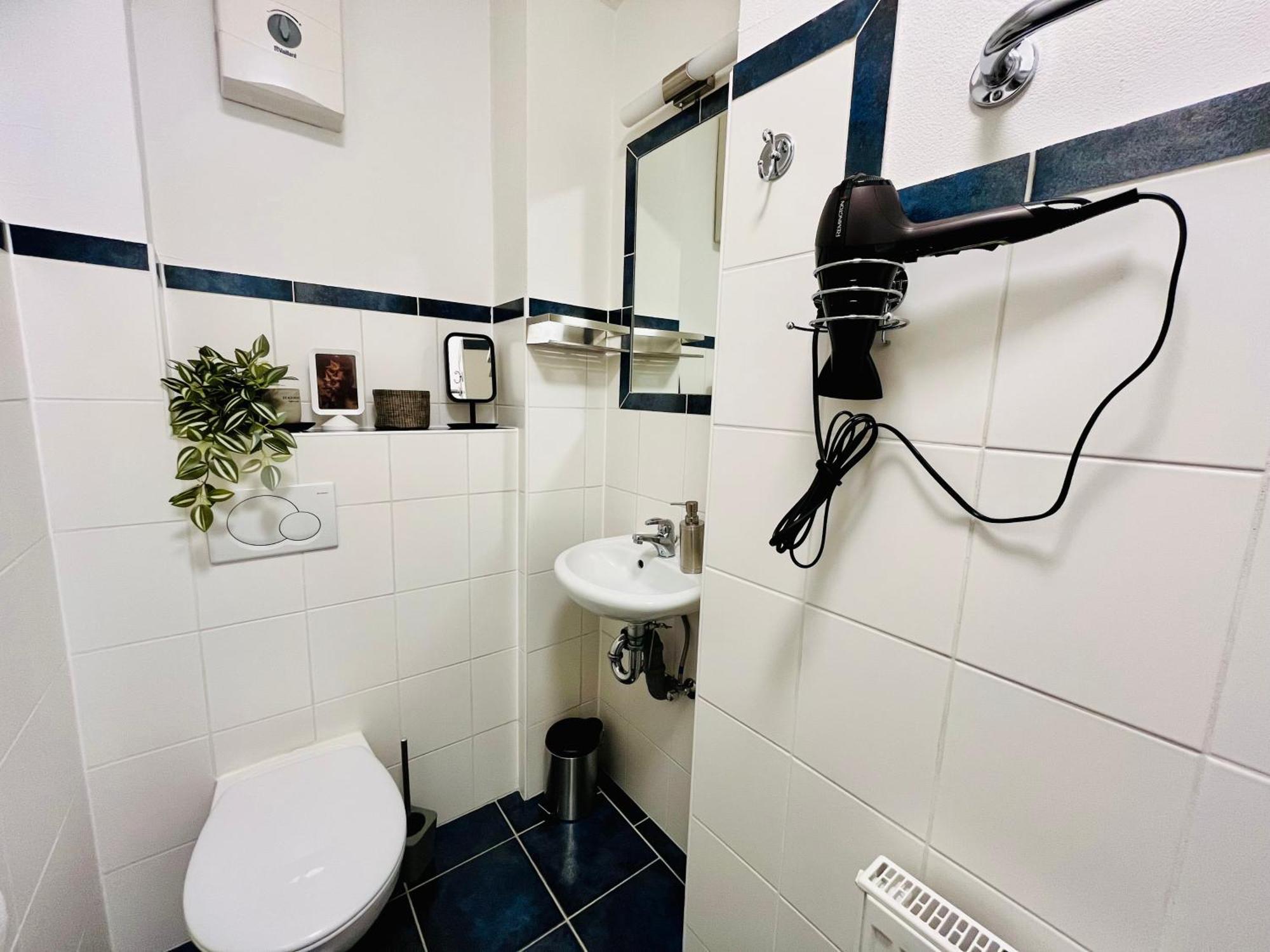 Aycatcherhomes - Lage I 4 Personen I Zentral I Altstadt I Naehe Fluss Lahn I Boutique Pera Apartment